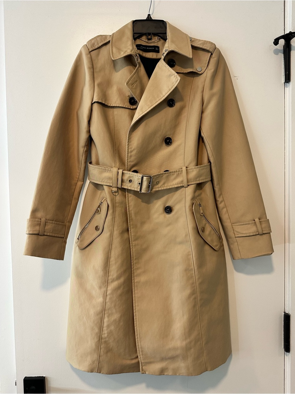Zara Women’s Double-Breasted Trench Coat in Beige